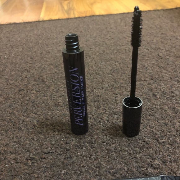 👀 Full-Size Urban Decay Perversion Mascara - Picture 2 of 5